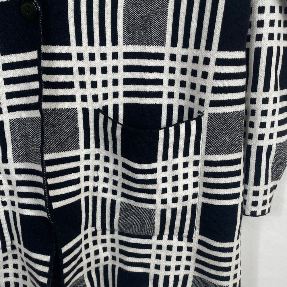 Sioni Plaid Pattern Long Sweater Cardigan‎ Jacket Double Pocket, Button Closure. - Picture 4 of 5